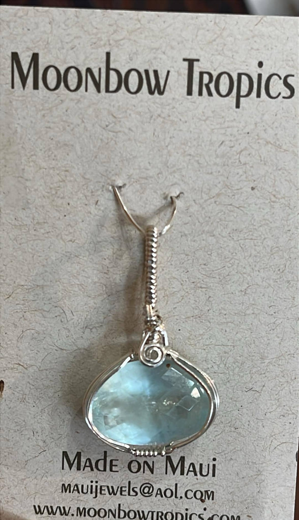 Aquamarine pendant