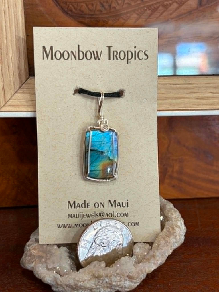 Spectralite / Labradorite Pendants