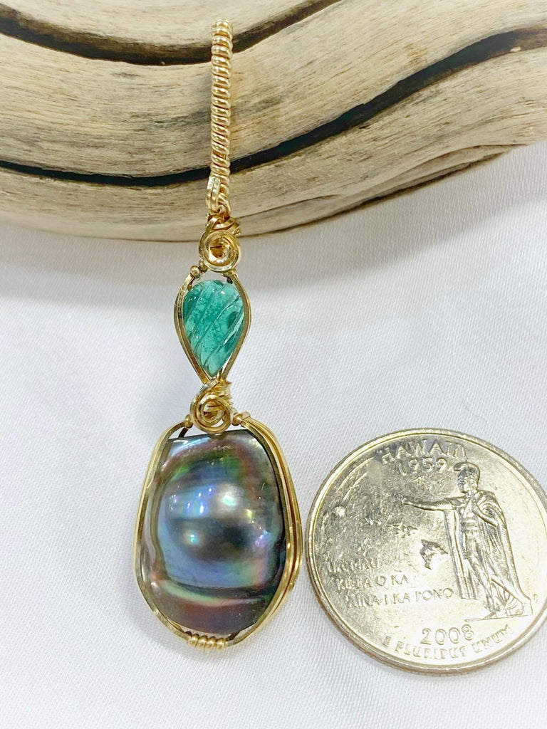 Black Tahitian Mabe Blister Pearl with an engraved Emerald - Moonbow Tropics